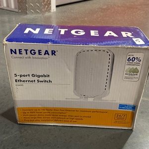 Net gear 5-port gigabit Ethernet switch